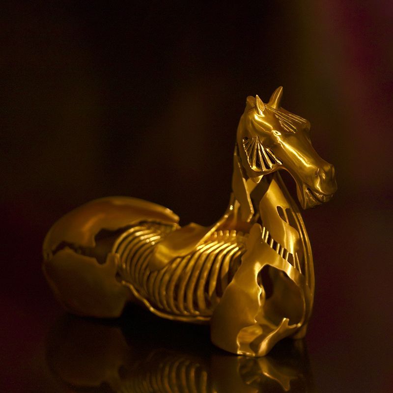 艺术家王雅桐-'MA+马上系列：镂空马'